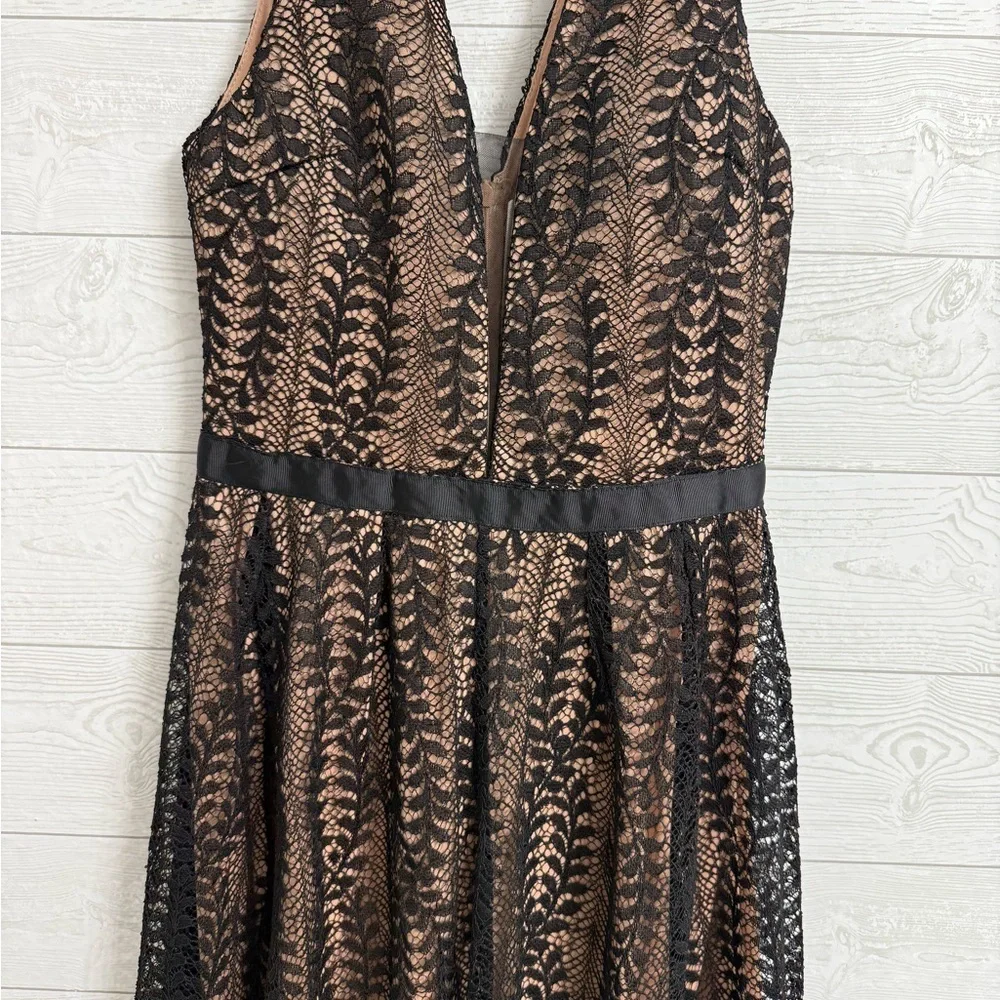 Lucy Wang Women’s Black Lace Sleeveless formal Maxi Dress. Size M - Picture 4 of 10